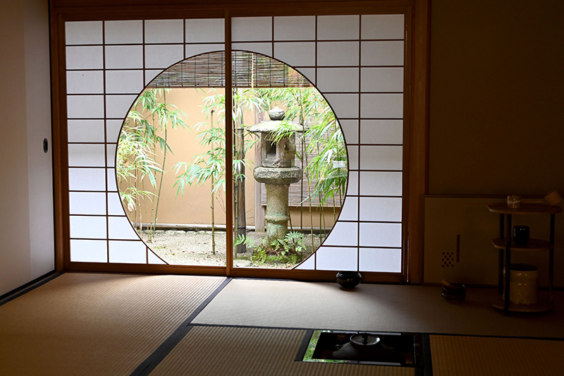 茶室「時雨」の円窓
