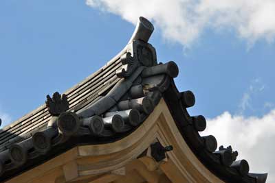 桜門(重要文化財)の豊臣家家紋「太閤桐」