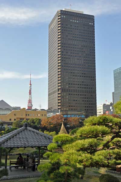 世界貿易センタービルと東京タワー