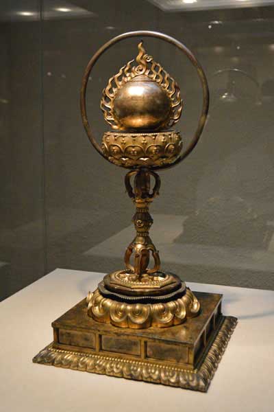 金銅火焔宝珠形舎利容器(国重要文化財)