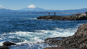 江の島遊覧船で行く 稚児ケ淵・江の島岩屋