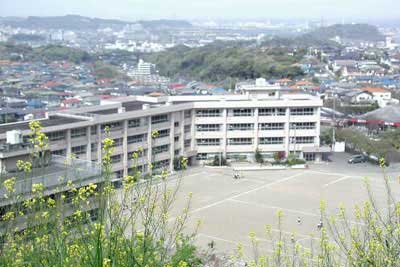 鷹取小学校