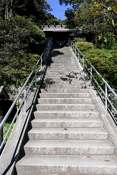 本殿前の階段