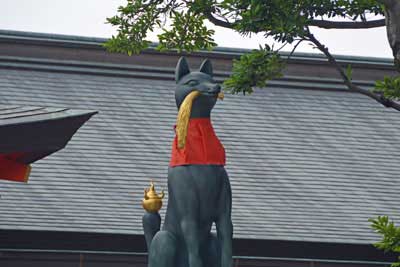 狐の像