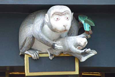 「猿」の彫刻