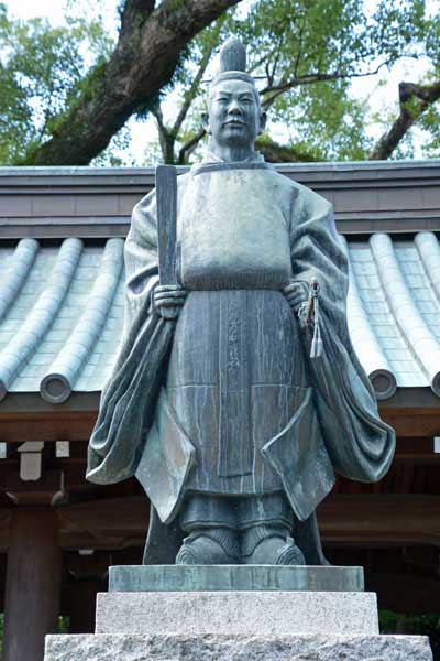 矢田部盛治の銅像