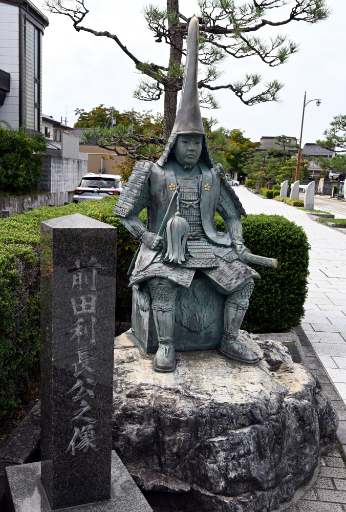 前田利長公之像