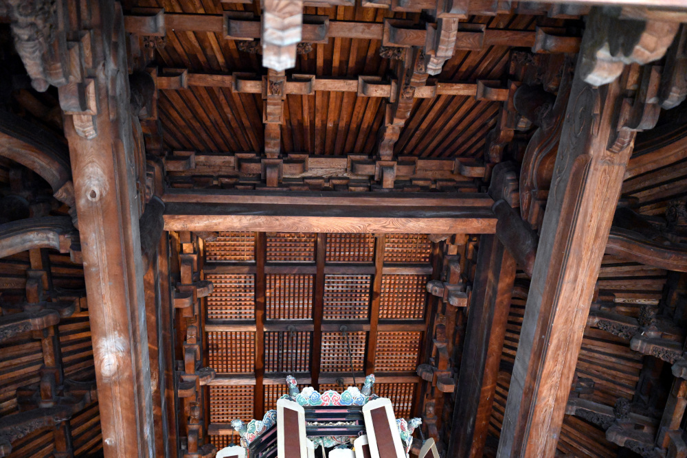 屋根裏