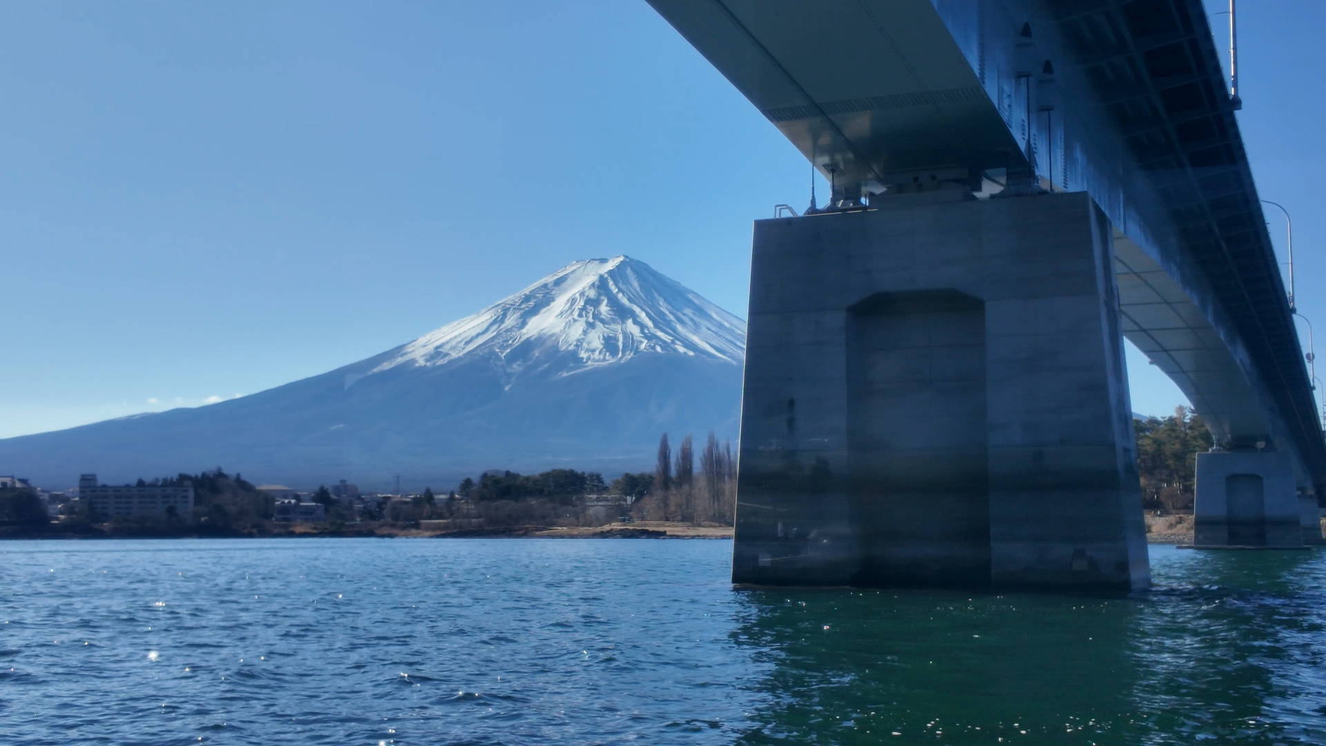 河口湖大橋と富士山