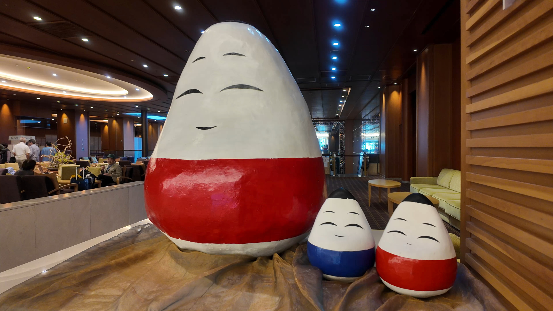 郷土玩具「起き上がり小法師」