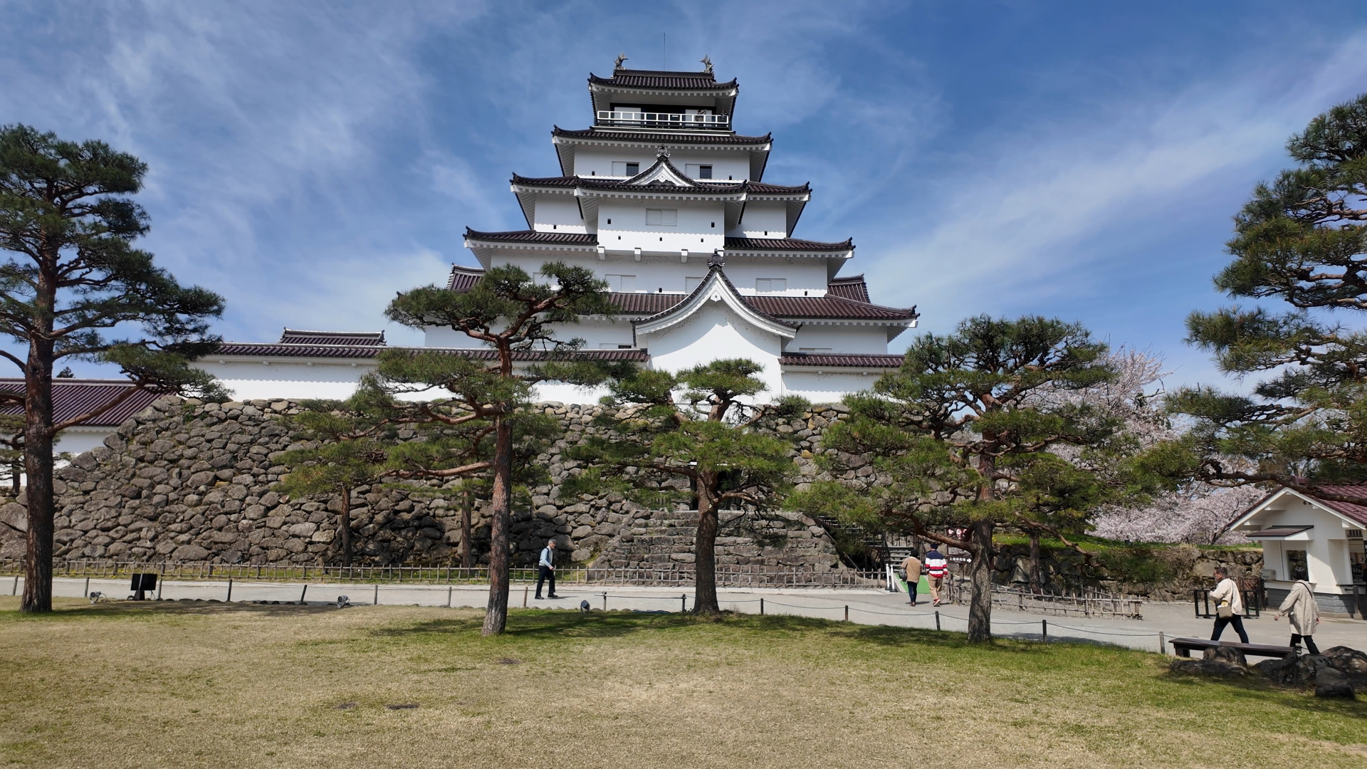 本丸跡からの天守