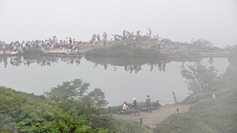 霧の八方池