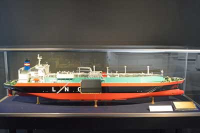 メンブレン方式 LNGタンカー(1/150模型)